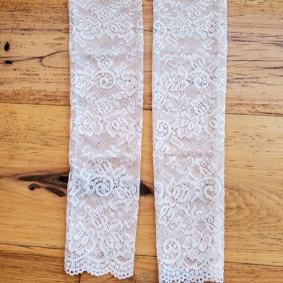 NWT Long Lace Fingerless Gloves - Picture 5 of 6